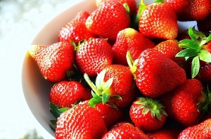 0825_Fresh_Strawberries_from_Sanok_Poland_2013